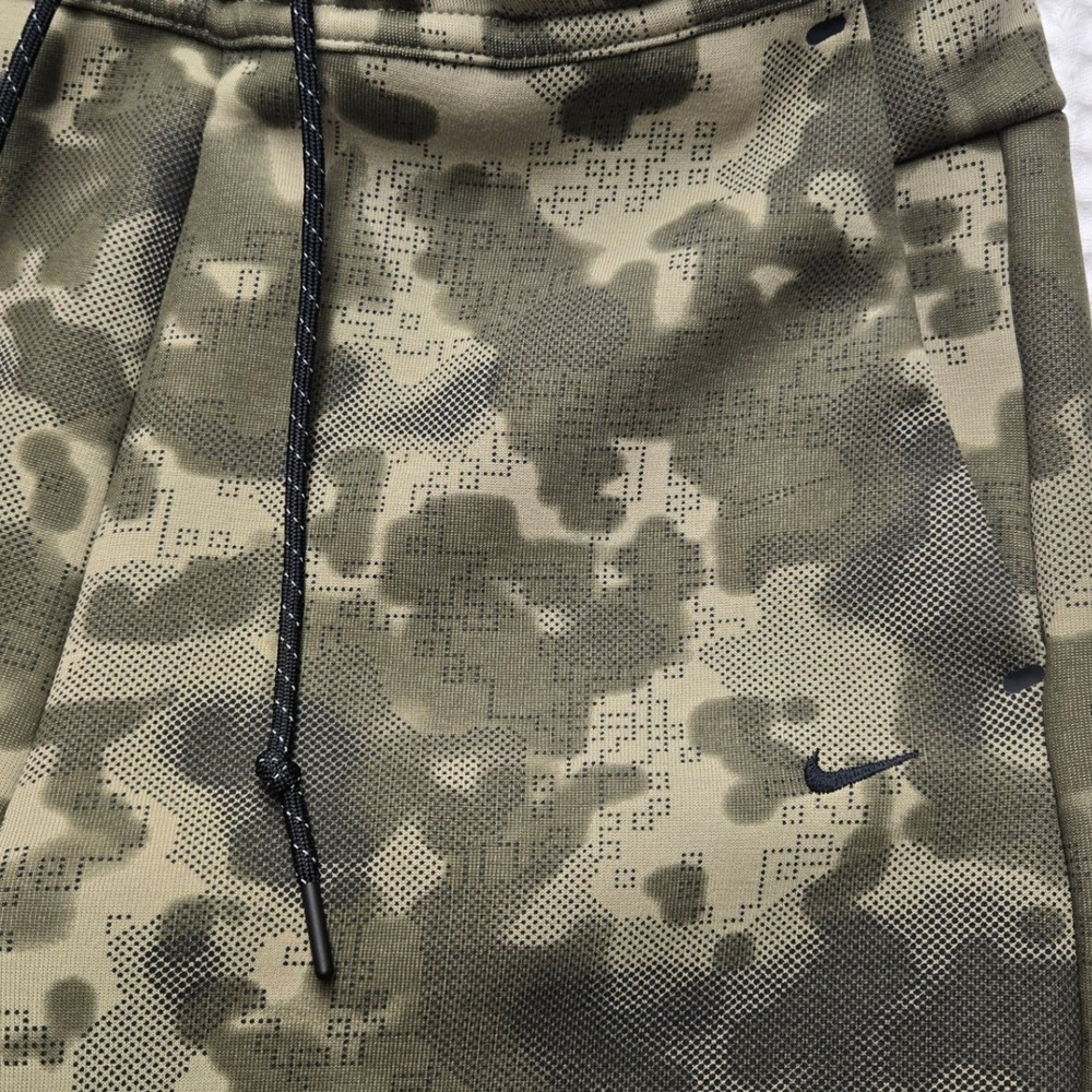 Nike Tech Fleece Mens Small Camo Sweatpants‎ Olive Green Digital Camo II1324-276 - Picture 6 of 15
